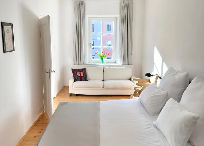 New Furnished, Exclusive Large Flat In Center, 30min To Airport Apartment München