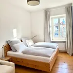 アパート New Furnished, Exclusive Large Flat In Center, 30min To Airport *