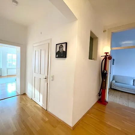 アパート New Furnished, Exclusive Large Flat In Center, 30min To Airport ミュンヘン