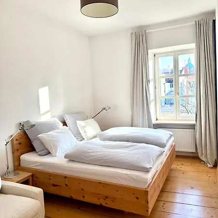 Lägenhet New Furnished, Exclusive Large Flat In Center, 30min To Airport *
